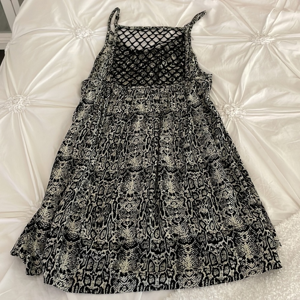 LF Dress - Picture 2 of 3
